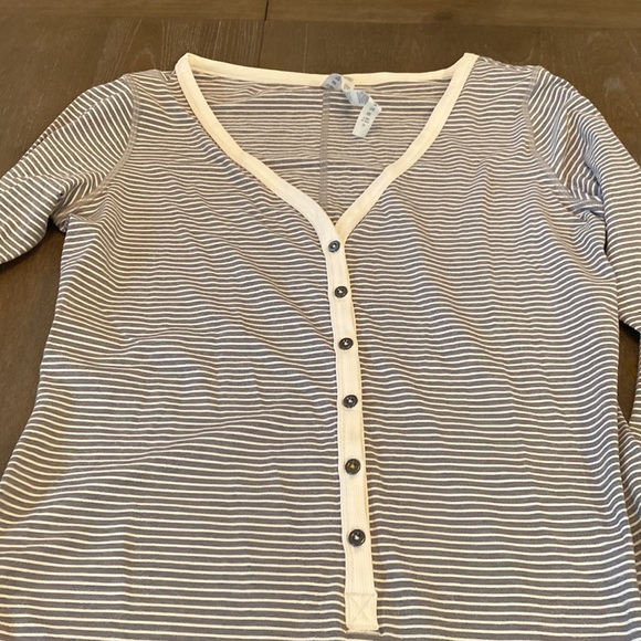 Lululemon size 10 form fitting tops - Picture 10 of 11